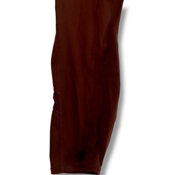 EUC ATHLETA TENACITY 7/8 TIGHT IN POWERLIFT IN ANTIQUE BURGANDY, SIZE MEDIUM - Picture 8 of 16
